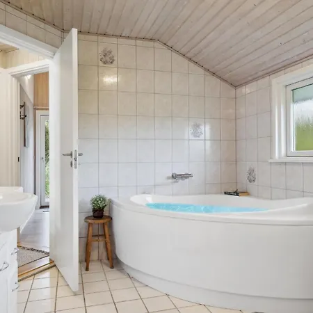 Belle Maison à Avec Sauna *