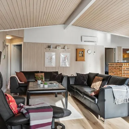 Beautiful In With Sauna Nordenbro Vesteregn